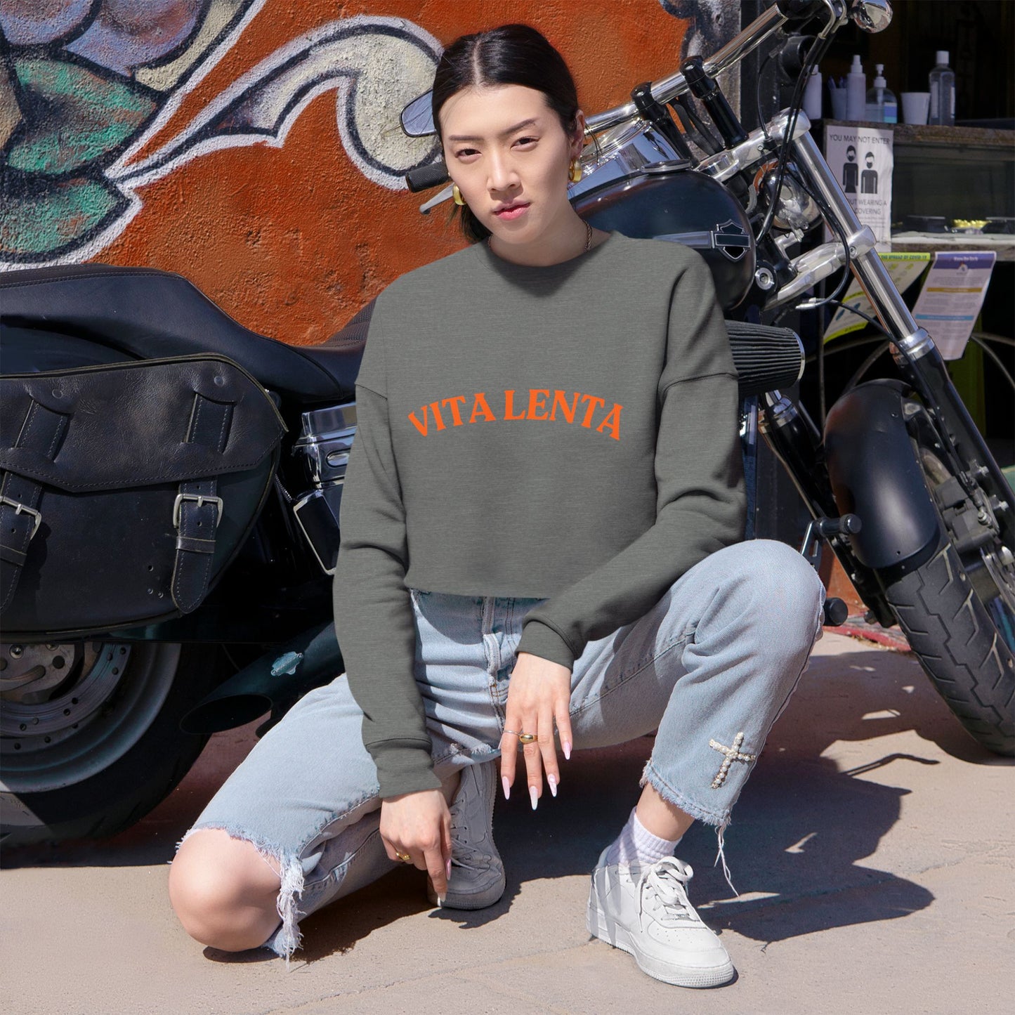 Cropped Sweatshirt "Vita Lenta" by Seacily